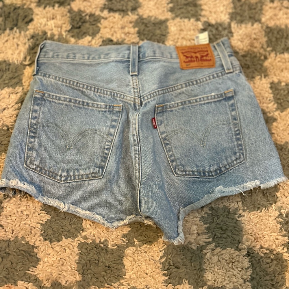 Levi’s 501 shorts size 25